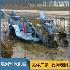 Automatic mowing boat