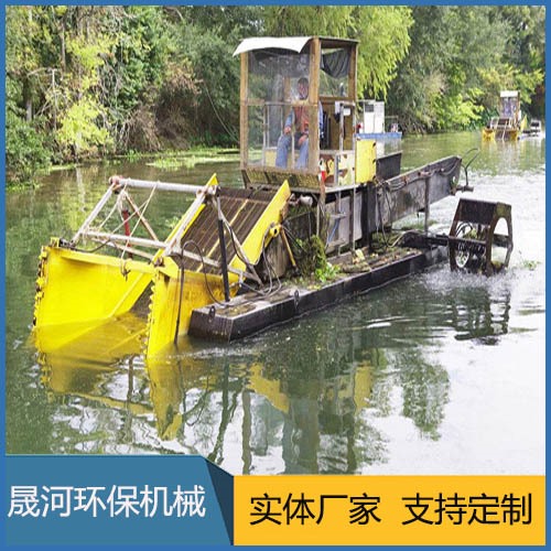 Automatic mowing boat